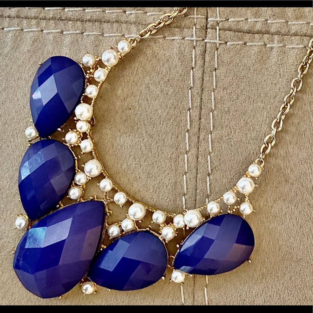 Statement necklace